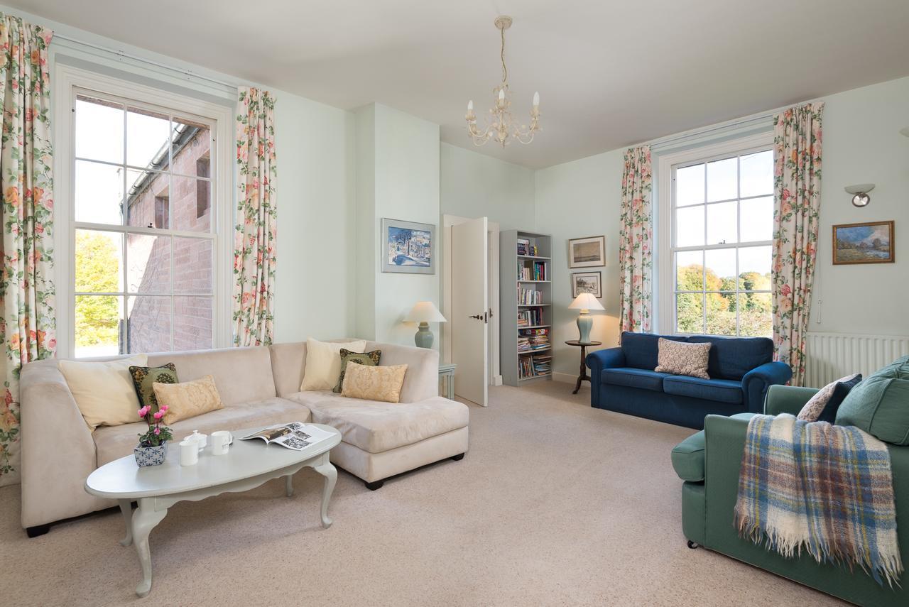 Warwick Hall Carlisle  Luaran gambar